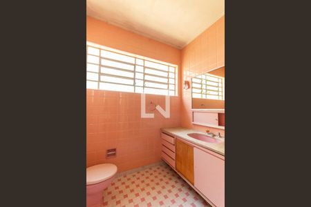 Casa para alugar com 160m², 3 quartos e 3 vagasBanheiro da Suíte