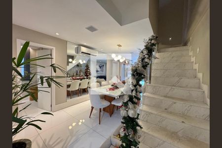 Sala de casa de condomínio à venda com 4 quartos, 264m² em Recreio dos Bandeirantes, Rio de Janeiro