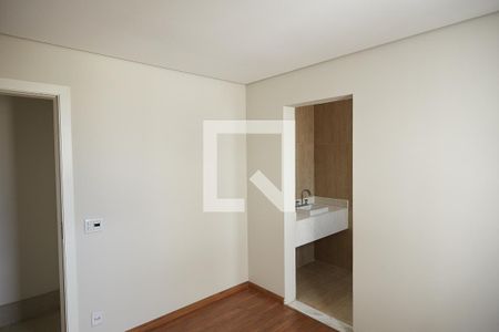Apartamento à venda com 220m², 3 quartos e 3 vagasSuíte 1