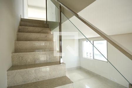 Apartamento à venda com 220m², 3 quartos e 3 vagasEscada