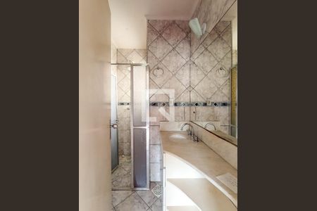 Casa de condomínio à venda com 250m², 6 quartos e 3 vagasBanheiro