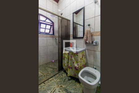 Casa à venda com 300m², 3 quartos e 2 vagasBanheiro 3