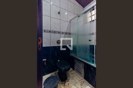 Casa à venda com 300m², 3 quartos e 2 vagasBanheiro da Suíte 1