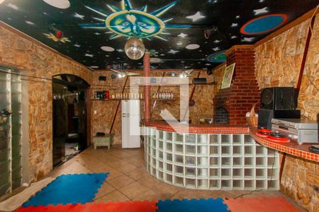 Casa à venda com 300m², 3 quartos e 2 vagasSalão