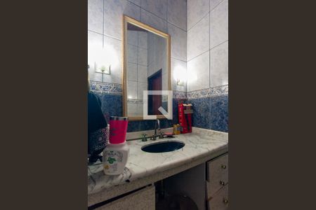 Casa à venda com 300m², 3 quartos e 2 vagasBanheiro 2