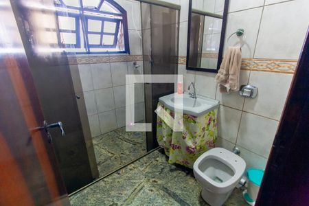 Casa à venda com 300m², 3 quartos e 2 vagasBanheiro 3