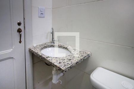 Apartamento para alugar com 90m², 2 quartos e sem vagaBanheiro