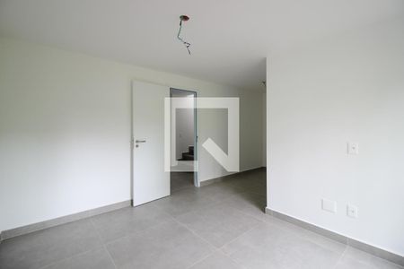 Casa de condomínio à venda com 225m², 3 quartos e 2 vagas Casa de condomínio à venda com 225m², 3 quartos e 2 vagasSuíte