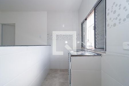 Cozinha de kitnet/studio para alugar com 1 quarto, 35m² em Capão Redondo, São Paulo
