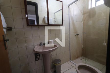 Casa à venda com 290m², 5 quartos e 4 vagasbanheiro 2