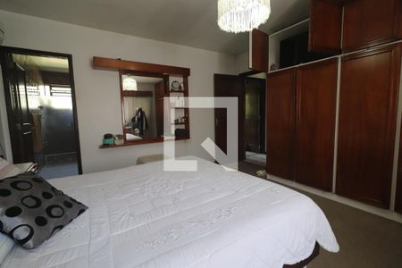 Casa à venda com 290m², 5 quartos e 4 vagasSuíte