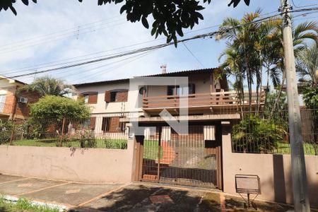 Casa à venda com 290m², 5 quartos e 4 vagasFachada