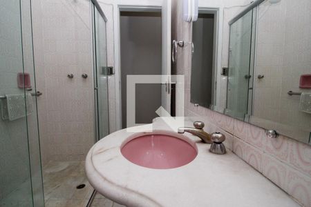 Apartamento para alugar com 230m², 4 quartos e 1 vaga Apartamento para alugar com 230m², 4 quartos e 1 vagaBanheiro