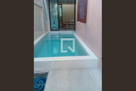 Casa à venda com 238m², 3 quartos e 2 vagasPiscina