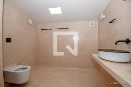 Casa à venda com 238m², 3 quartos e 2 vagasBanheiro