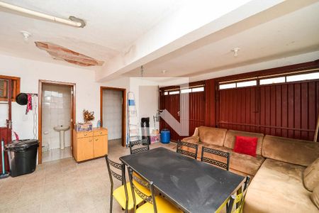 Casa à venda com 284m², 4 quartos e 4 vagas Casa à venda com 284m², 4 quartos e 4 vagasEspaço Gourmet/Garagem