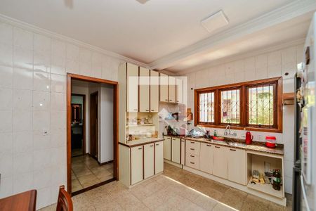 Casa à venda com 284m², 4 quartos e 4 vagas Casa à venda com 284m², 4 quartos e 4 vagasCozinha