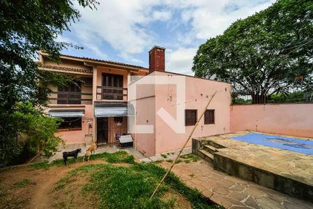 Casa à venda com 284m², 4 quartos e 4 vagas Casa à venda com 284m², 4 quartos e 4 vagasPátio