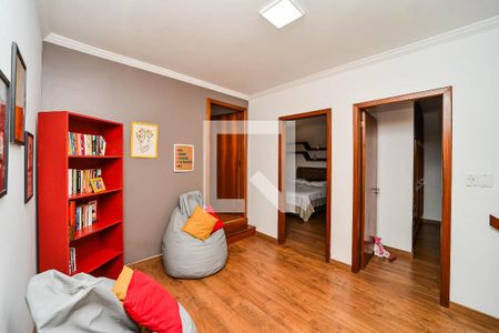 Casa à venda com 284m², 4 quartos e 4 vagas Casa à venda com 284m², 4 quartos e 4 vagasHall entre quartos