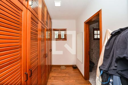 Casa à venda com 284m², 4 quartos e 4 vagas Casa à venda com 284m², 4 quartos e 4 vagasCloset da Suíte