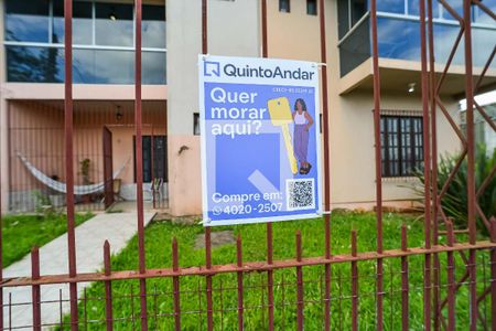 Casa à venda com 284m², 4 quartos e 4 vagas Casa à venda com 284m², 4 quartos e 4 vagasPlaquinha