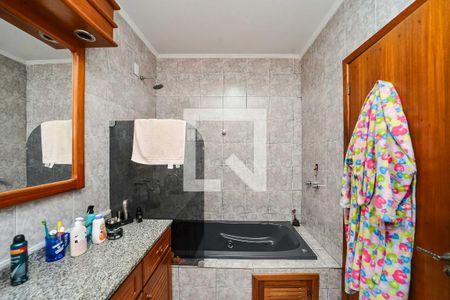 Casa à venda com 284m², 4 quartos e 4 vagas Casa à venda com 284m², 4 quartos e 4 vagasBanheiro da Suíte