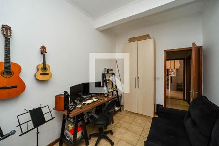 Casa à venda com 284m², 4 quartos e 4 vagas Casa à venda com 284m², 4 quartos e 4 vagasEscritório