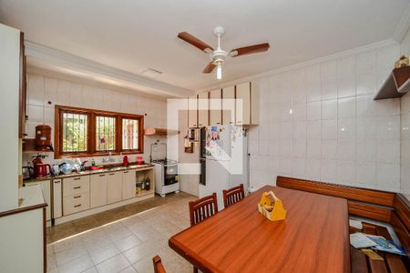 Casa à venda com 284m², 4 quartos e 4 vagas Casa à venda com 284m², 4 quartos e 4 vagasCozinha