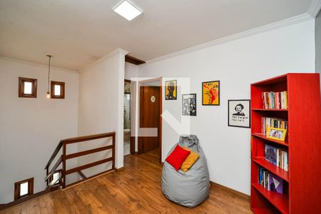 Casa à venda com 284m², 4 quartos e 4 vagas Casa à venda com 284m², 4 quartos e 4 vagasHall entre quartos