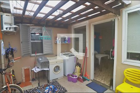 Casa de condomínio à venda com 80m², 2 quartos e 2 vagasÁrea de serviço