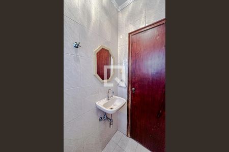 Casa à venda com 200m², 3 quartos e 4 vagasLavabo