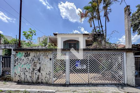 Casa à venda com 200m², 3 quartos e 4 vagasFachada