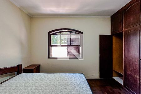 Casa à venda com 200m², 3 quartos e 4 vagasQuarto 1 - Suíte