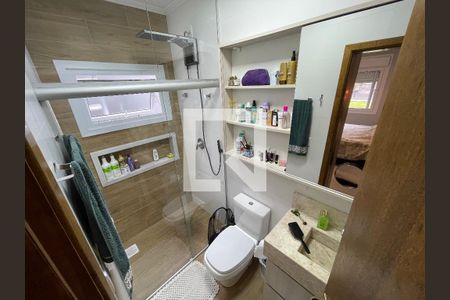 Casa à venda com 100m², 2 quartos e 2 vagasBanheiro quarto 1
