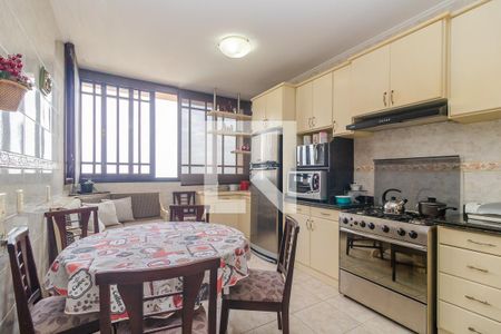 Casa à venda com 357m², 4 quartos e 2 vagasCozinha