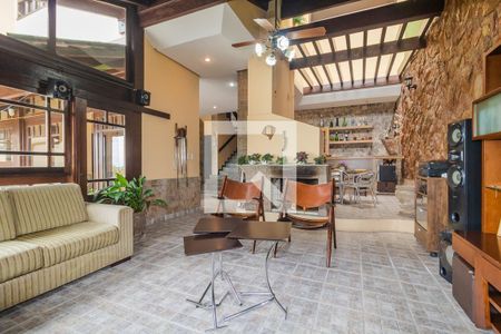 Casa à venda com 357m², 4 quartos e 2 vagasÁrea Externa