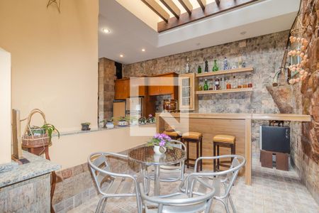 Casa à venda com 357m², 4 quartos e 2 vagasÁrea Externa