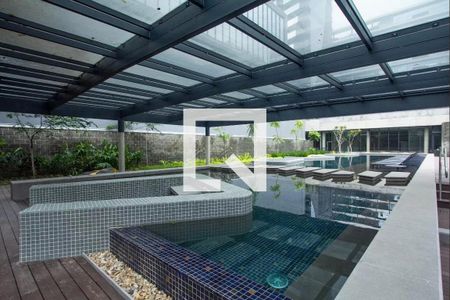 Studio à venda com 57m², 1 quarto e 1 vaga Studio à venda com 57m², 1 quarto e 1 vagaÁrea comum - Piscina