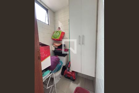 Apartamento à venda com 65m², 2 quartos e 1 vaga Apartamento à venda com 65m², 2 quartos e 1 vagaBanheiro de serviço