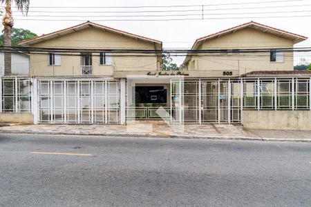 Casa de condomínio à venda com 136m², 3 quartos e 4 vagas Casa de condomínio à venda com 136m², 3 quartos e 4 vagasFachada