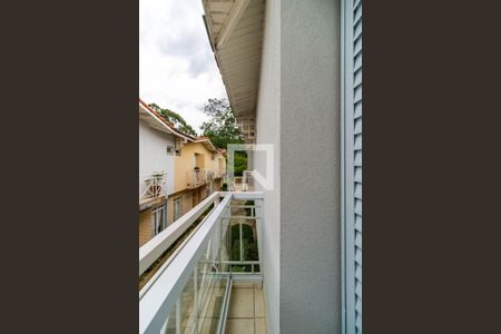 Casa de condomínio à venda com 136m², 3 quartos e 4 vagas Casa de condomínio à venda com 136m², 3 quartos e 4 vagasVaranda - Quarto