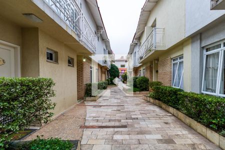 Casa de condomínio à venda com 136m², 3 quartos e 4 vagas Casa de condomínio à venda com 136m², 3 quartos e 4 vagasÁrea comum