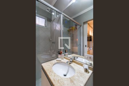 Casa de condomínio à venda com 136m², 3 quartos e 4 vagas Casa de condomínio à venda com 136m², 3 quartos e 4 vagasBanheiro