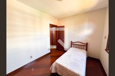 Casa à venda com 480m², 4 quartos e 5 vagasQuarto 4