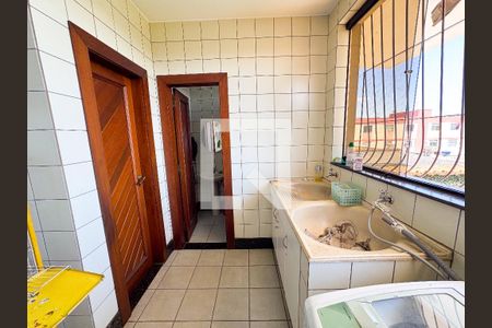 Casa à venda com 480m², 4 quartos e 5 vagasÁrea de Serviço