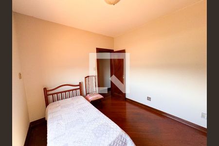 Casa à venda com 480m², 4 quartos e 5 vagasQuarto 3