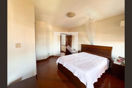 Casa à venda com 480m², 4 quartos e 5 vagasQuarto 2