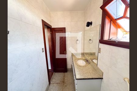 Casa à venda com 480m², 4 quartos e 5 vagasBanheiro