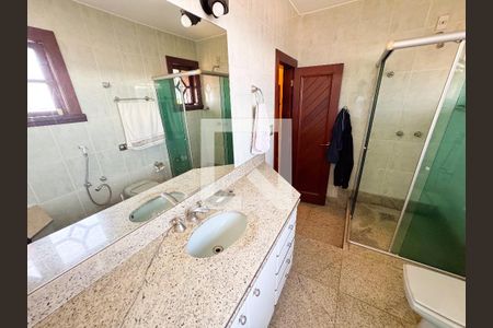 Casa à venda com 480m², 4 quartos e 5 vagasBanheiro - Quarto 2