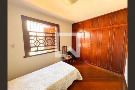 Casa à venda com 480m², 4 quartos e 5 vagasQuarto 4